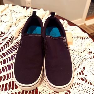 Wonder kids slip on black sneakers Size 2